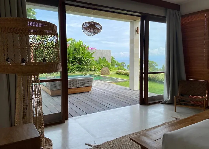 Biarritz * Uluwatu (Bali)